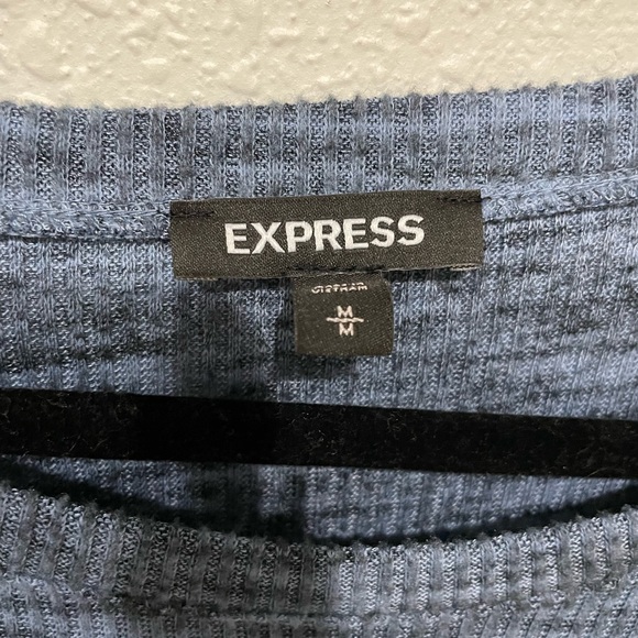 Cropped Top - Picture 2 of 3